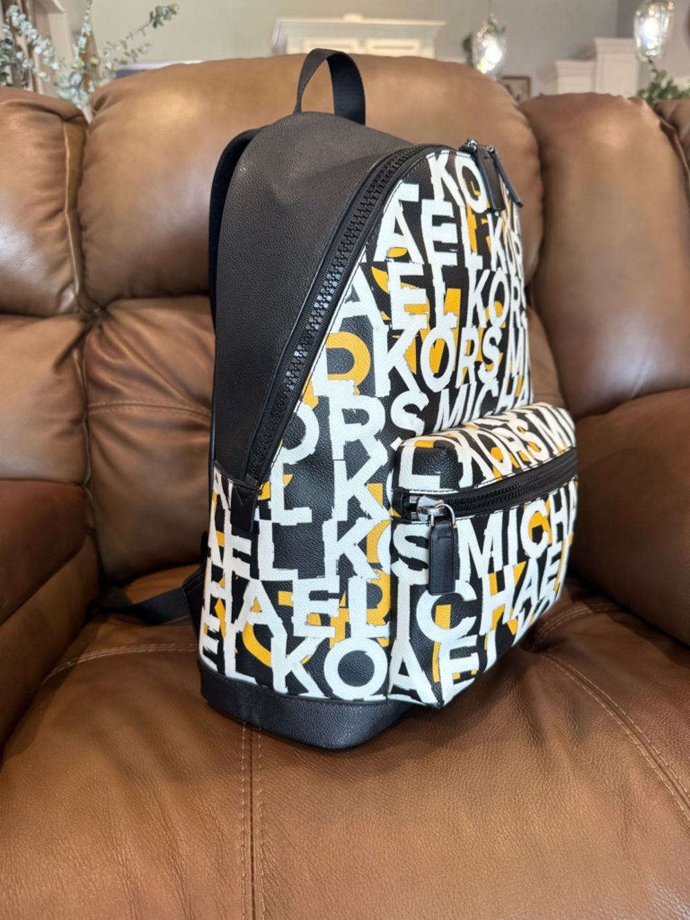 ✨ Men’s Michael Kors Cooper Monogram black and Lemon Yellow Graphic Backpack ✨